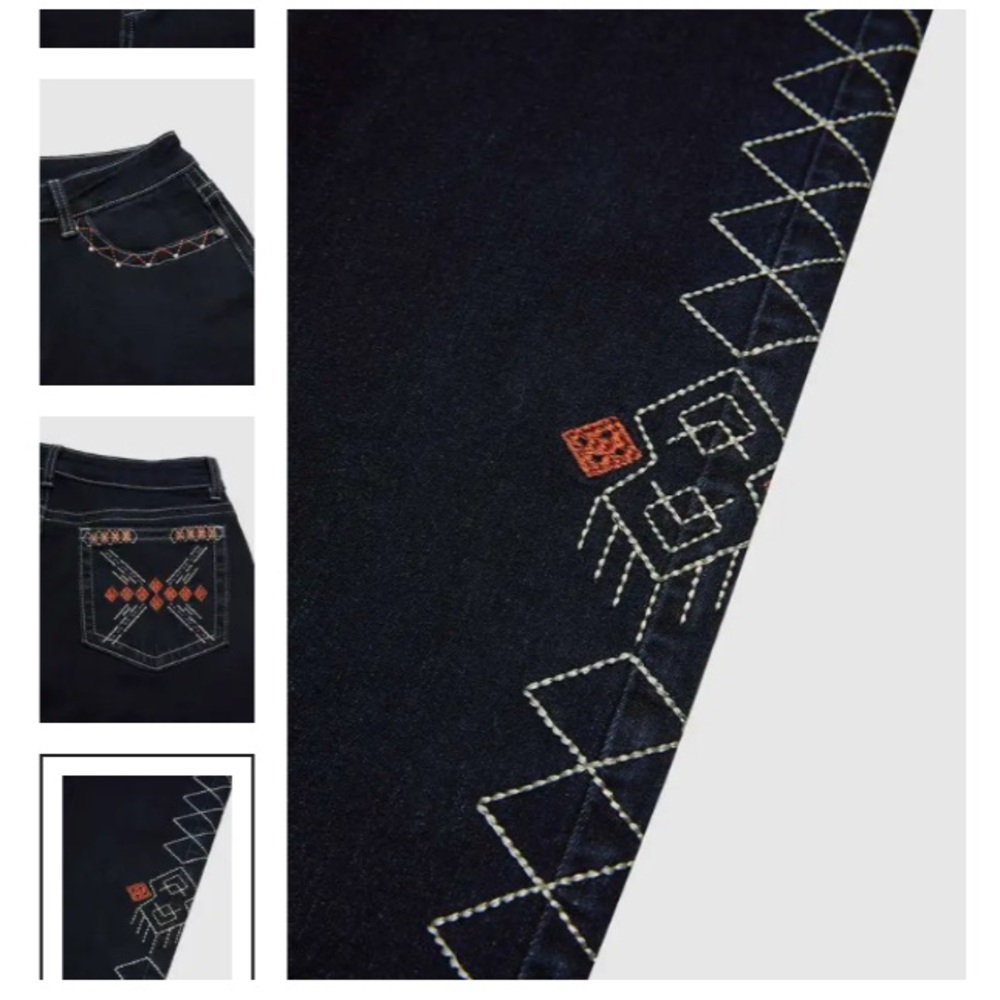 Flamingals Embroidered Rhinestone Decor Mid Rise Bootcut Jeans Size Large NWT - Picture 10 of 14